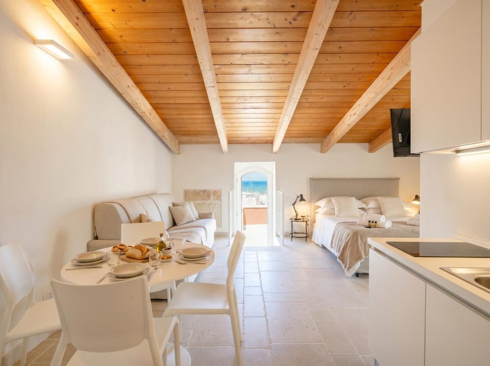 Palazzo della Torre 205 – Cozy Sea View Suite Apartment in Bari