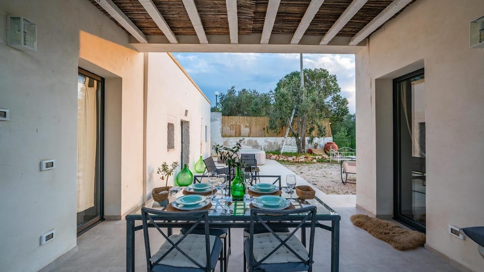 Patio, Dining area