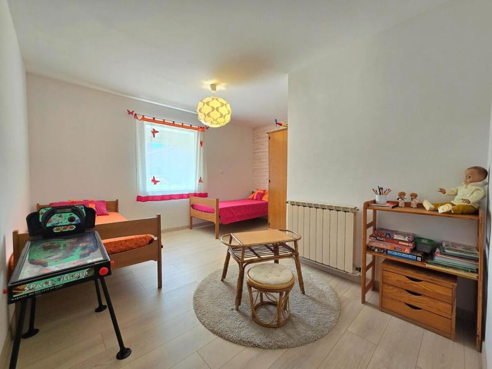 Bedroom, wardrobe