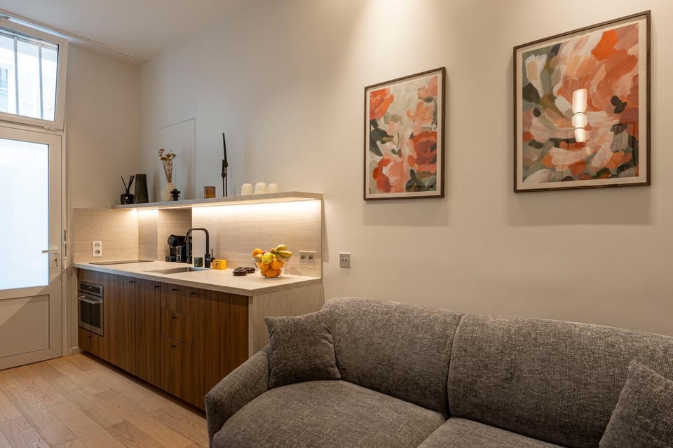 Kitchen or kitchenette, Living room, Seating area, stove, kitchen