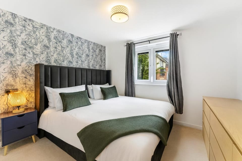 Stylish 2-Bedroom Retreat in Southampton Apartment in Southampton