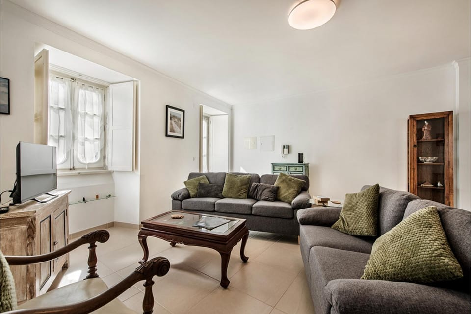Communal lounge/ TV room, Living room
