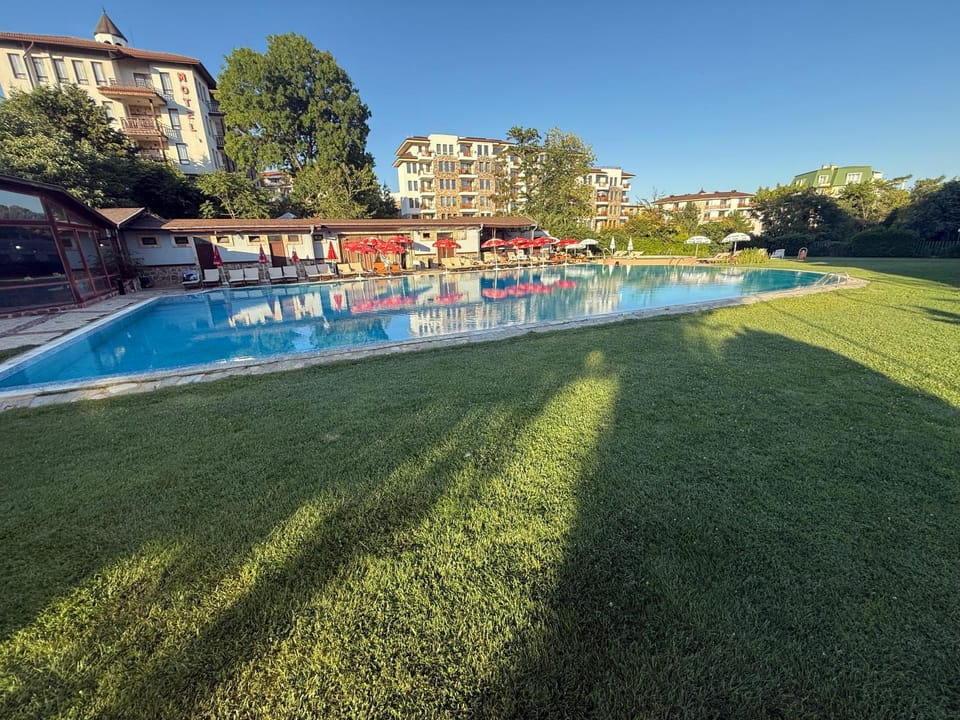 Swimming pool, Swimming pool