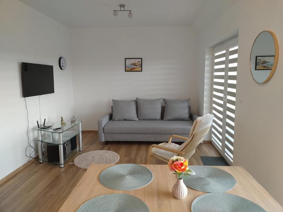 TV and multimedia, Living room, Dining area