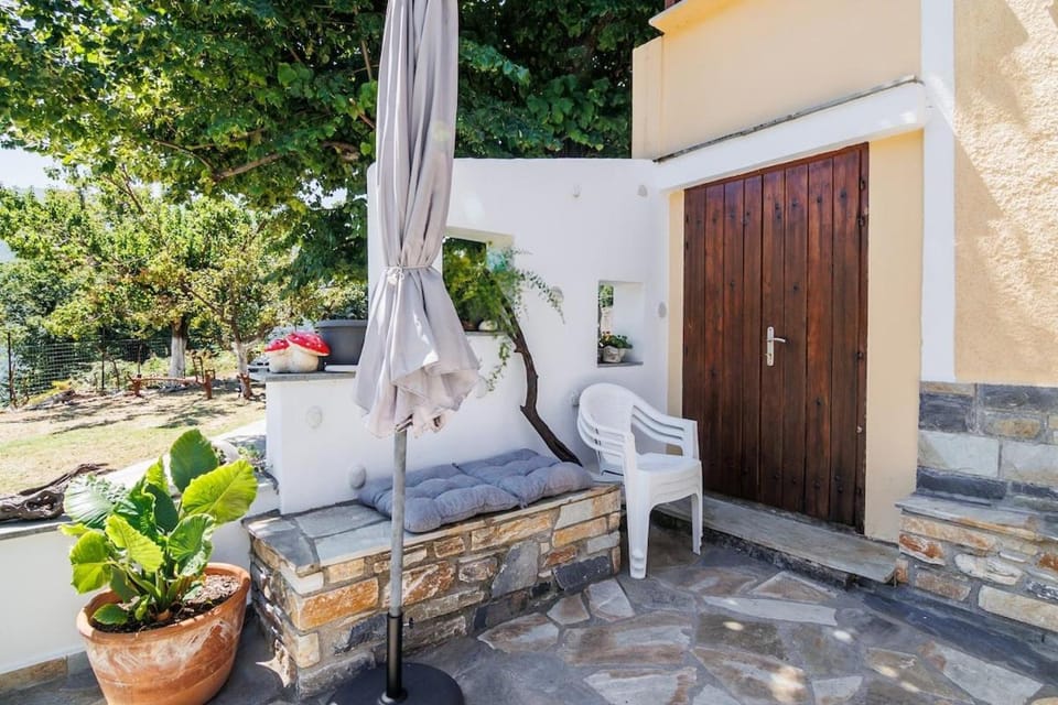 Property building, Balcony/Terrace, Garden view