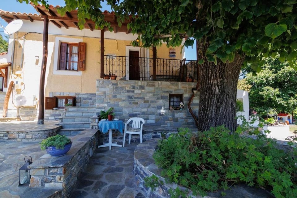 Property building, Patio, Garden, View (from property/room), Balcony/Terrace, Garden view