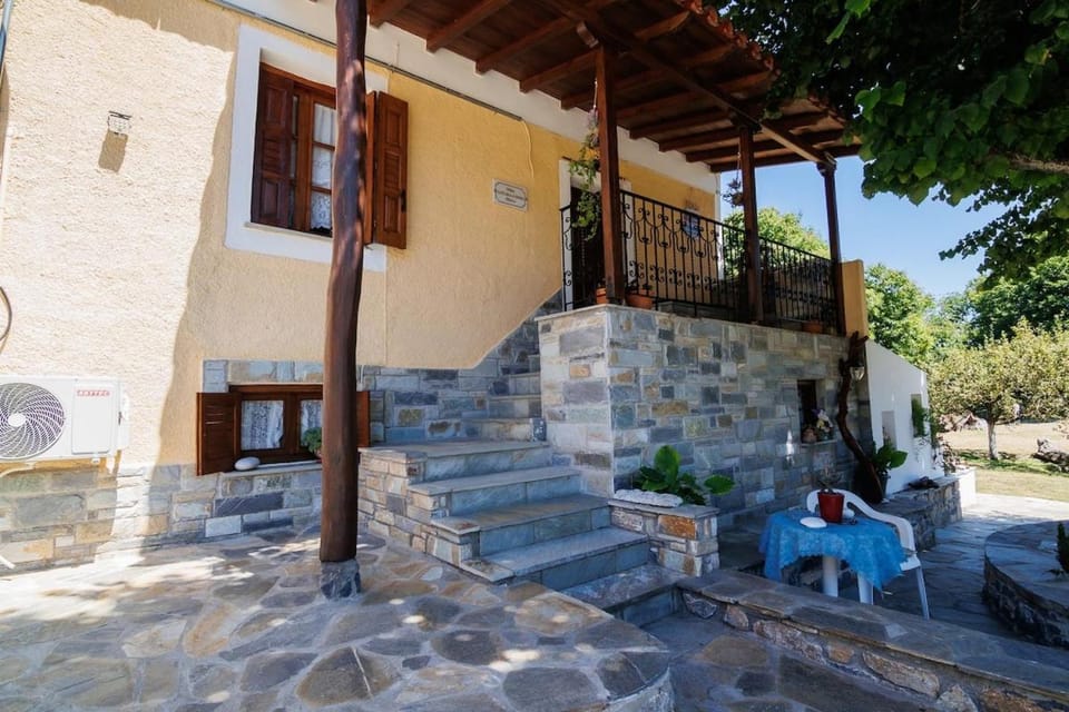 Property building, View (from property/room), Balcony/Terrace