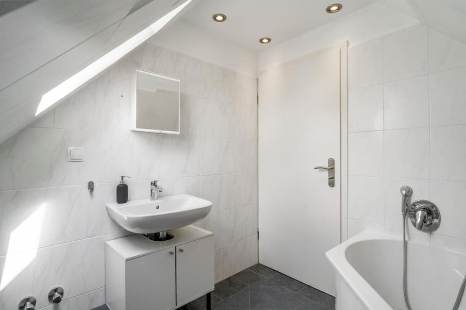 Bathroom, Bath