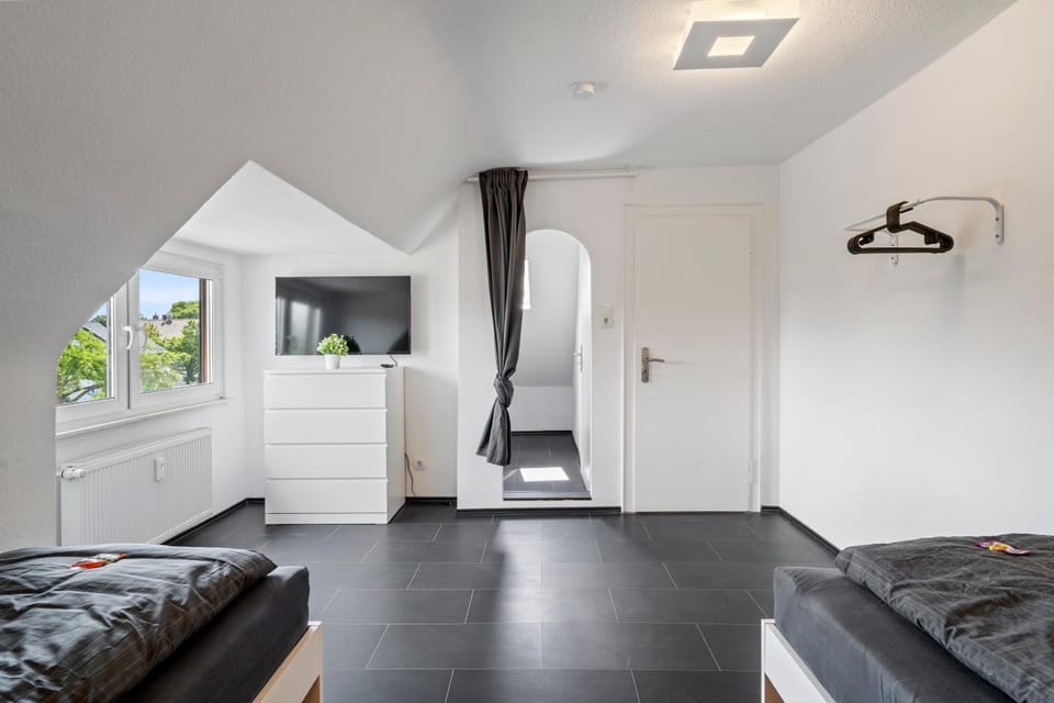 Photo of the whole room, Bedroom