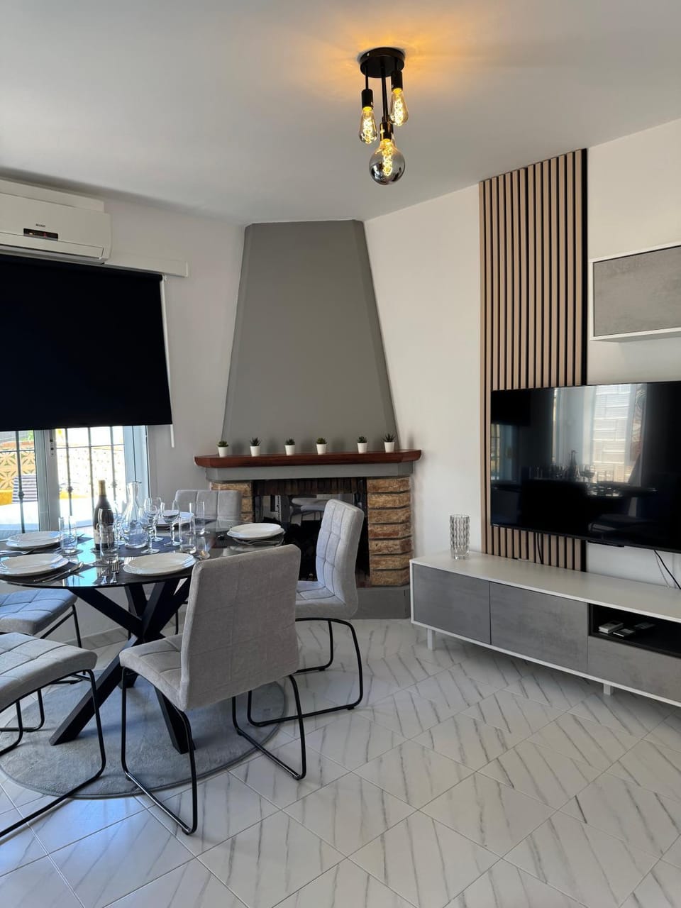 TV and multimedia, Dining area
