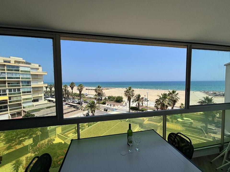 Patio, Day, View (from property/room), Balcony/Terrace, Dining area, Beach, Sea view