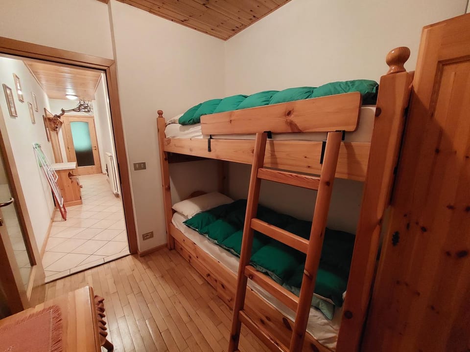 bunk bed