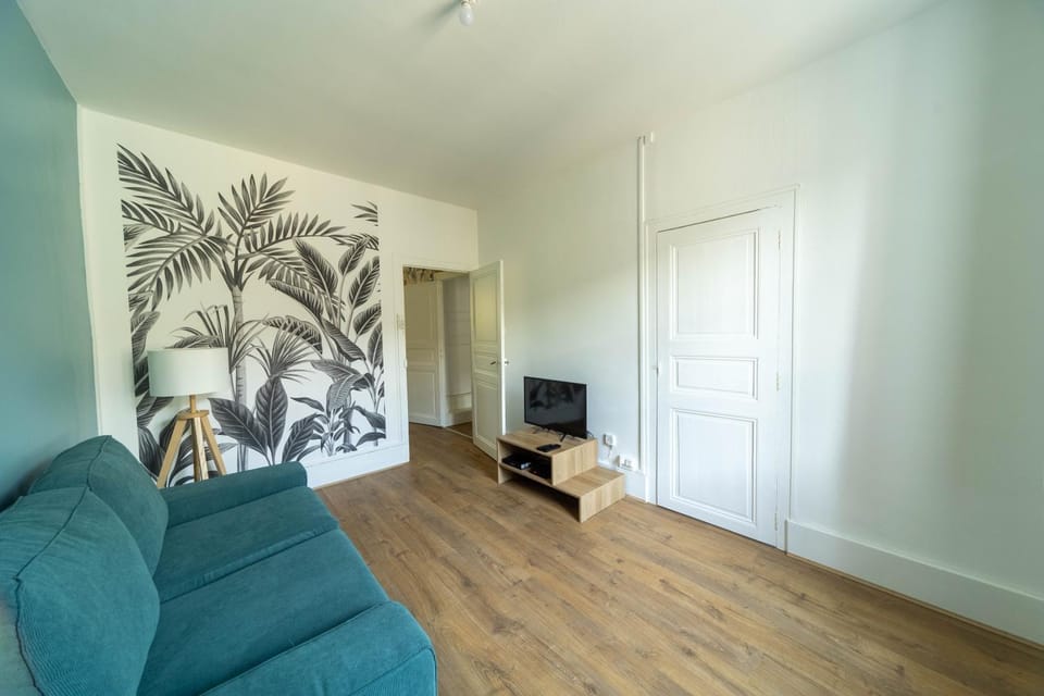 Communal lounge/ TV room, TV and multimedia, Living room, Seating area
