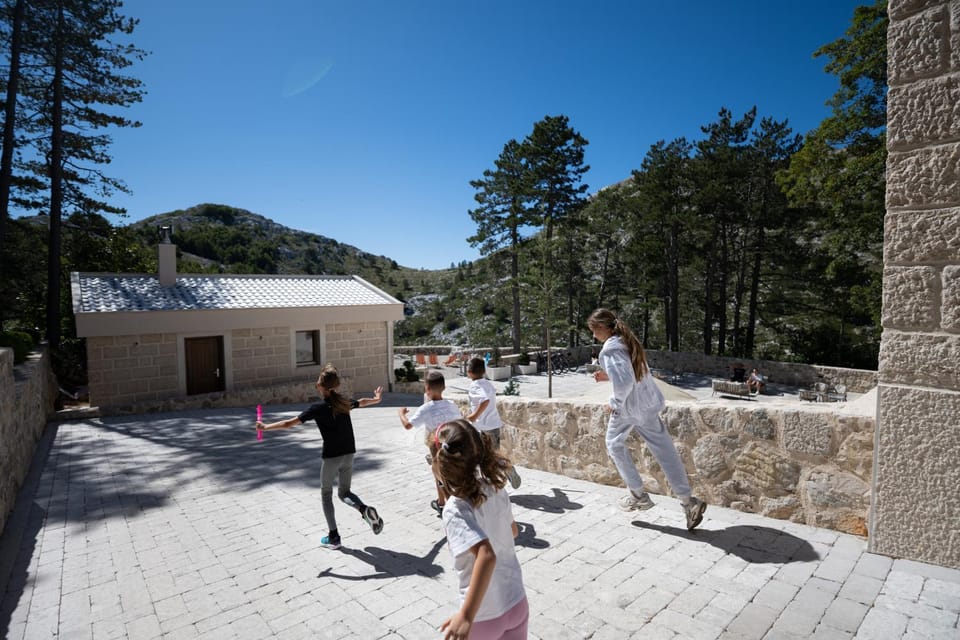 Planinarski dom Vošac - Makarska Exklusiv Hotel in Makarska