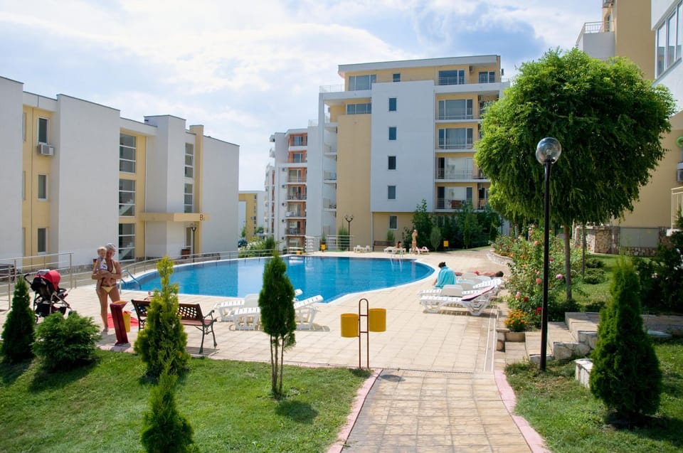 Garden, Swimming pool
