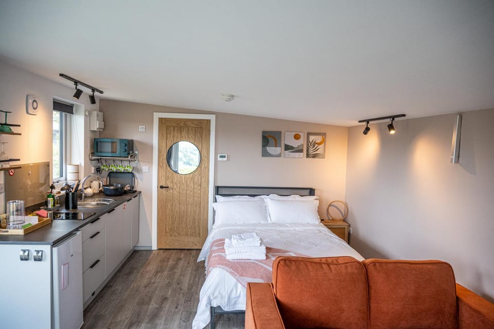 Kitchen or kitchenette, Living room, Bedroom