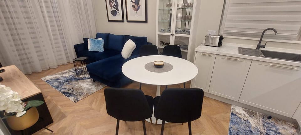 Kitchen or kitchenette, Living room, Seating area