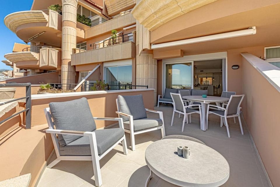 Stylish 2Bed Magna Marbella Apartment Apartment in Marbella