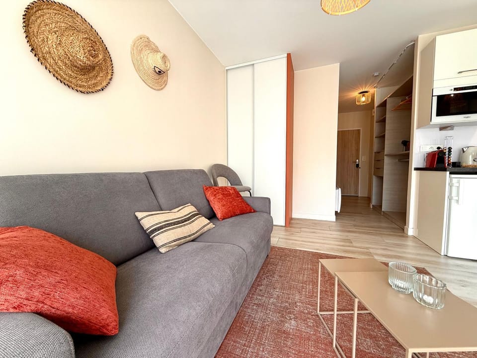 Living room, Seating area, pet friendly, storage