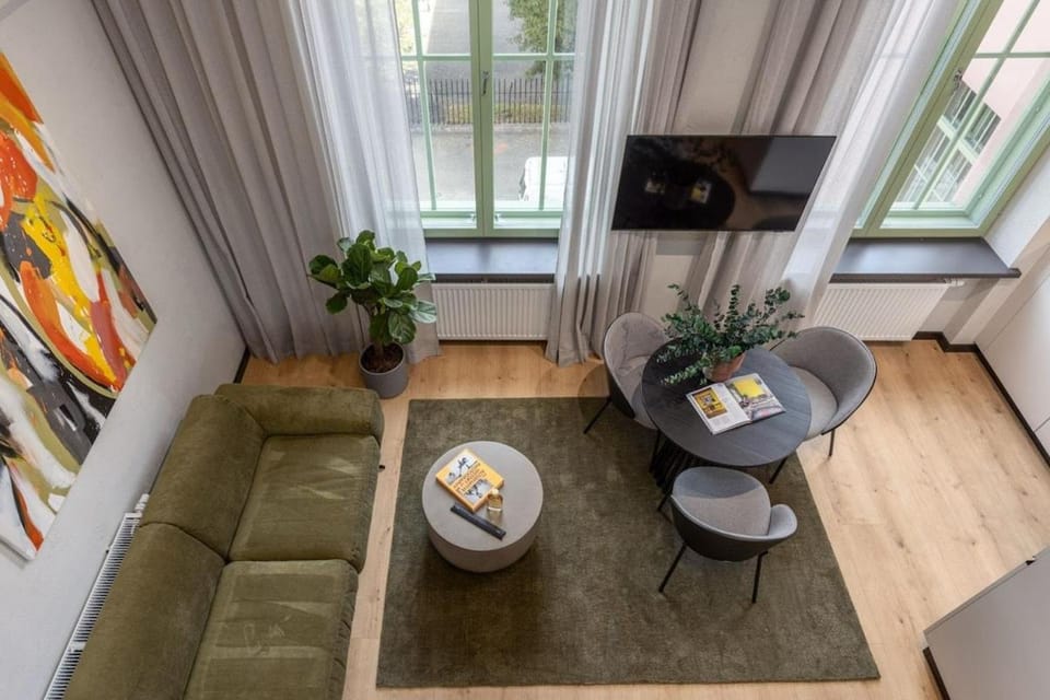 TV and multimedia, Living room, Seating area