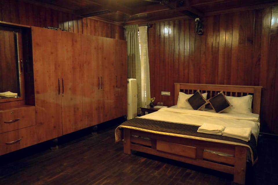 Bed, Photo of the whole room, Bedroom, towels, wardrobe