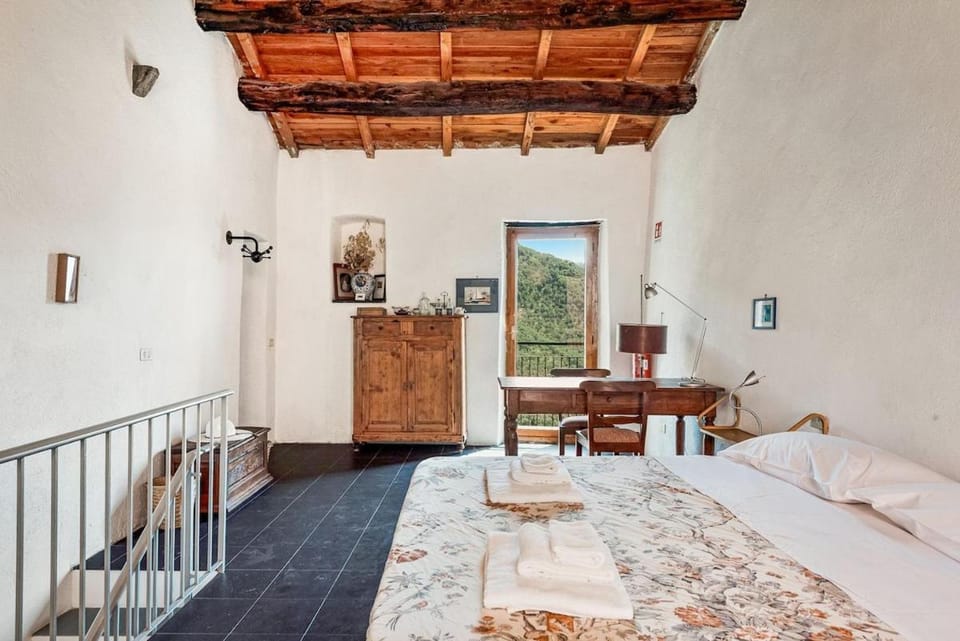 LaCollina Mountain view Apartment in Levanto
