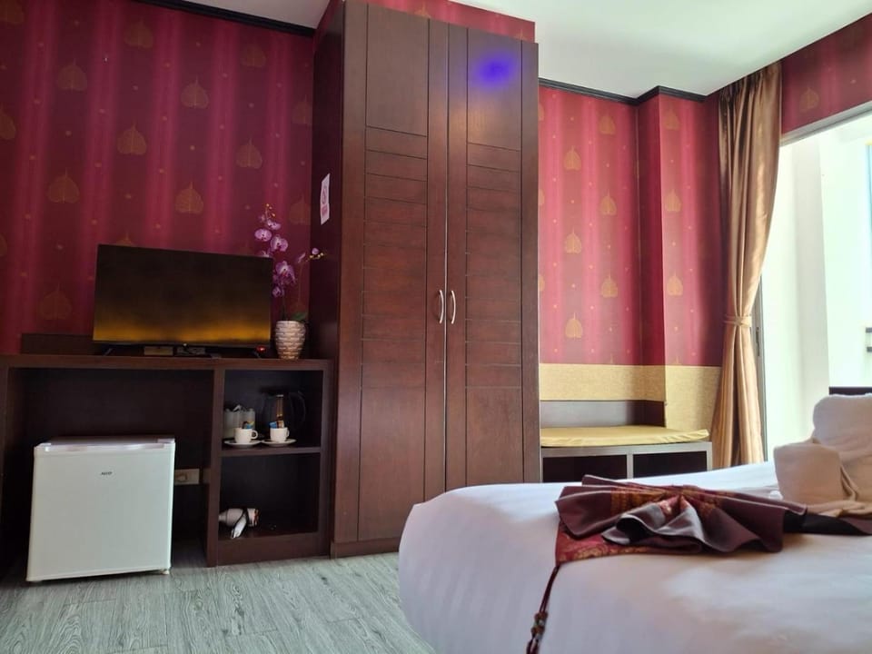Sereneburi Patong Hotel Hotel in Patong