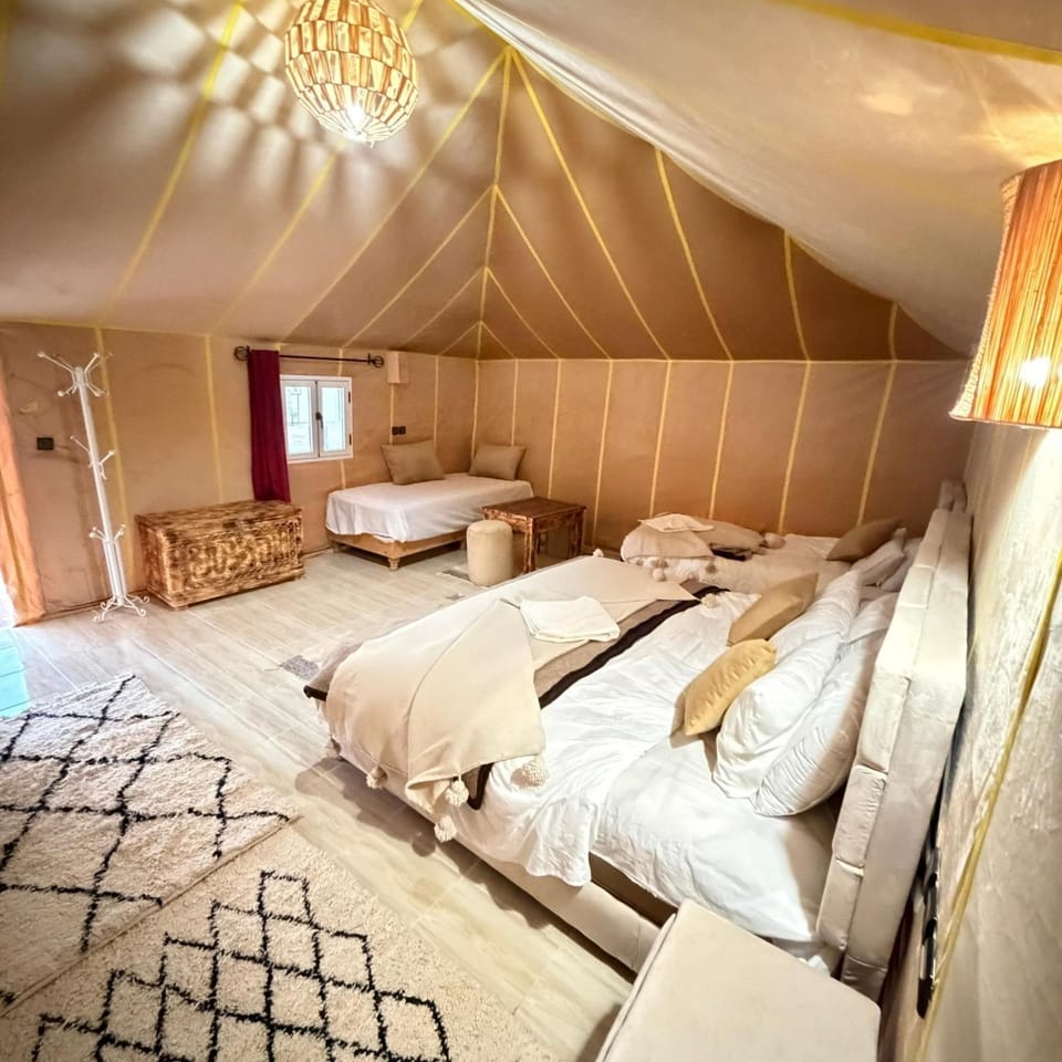 Bed, Photo of the whole room