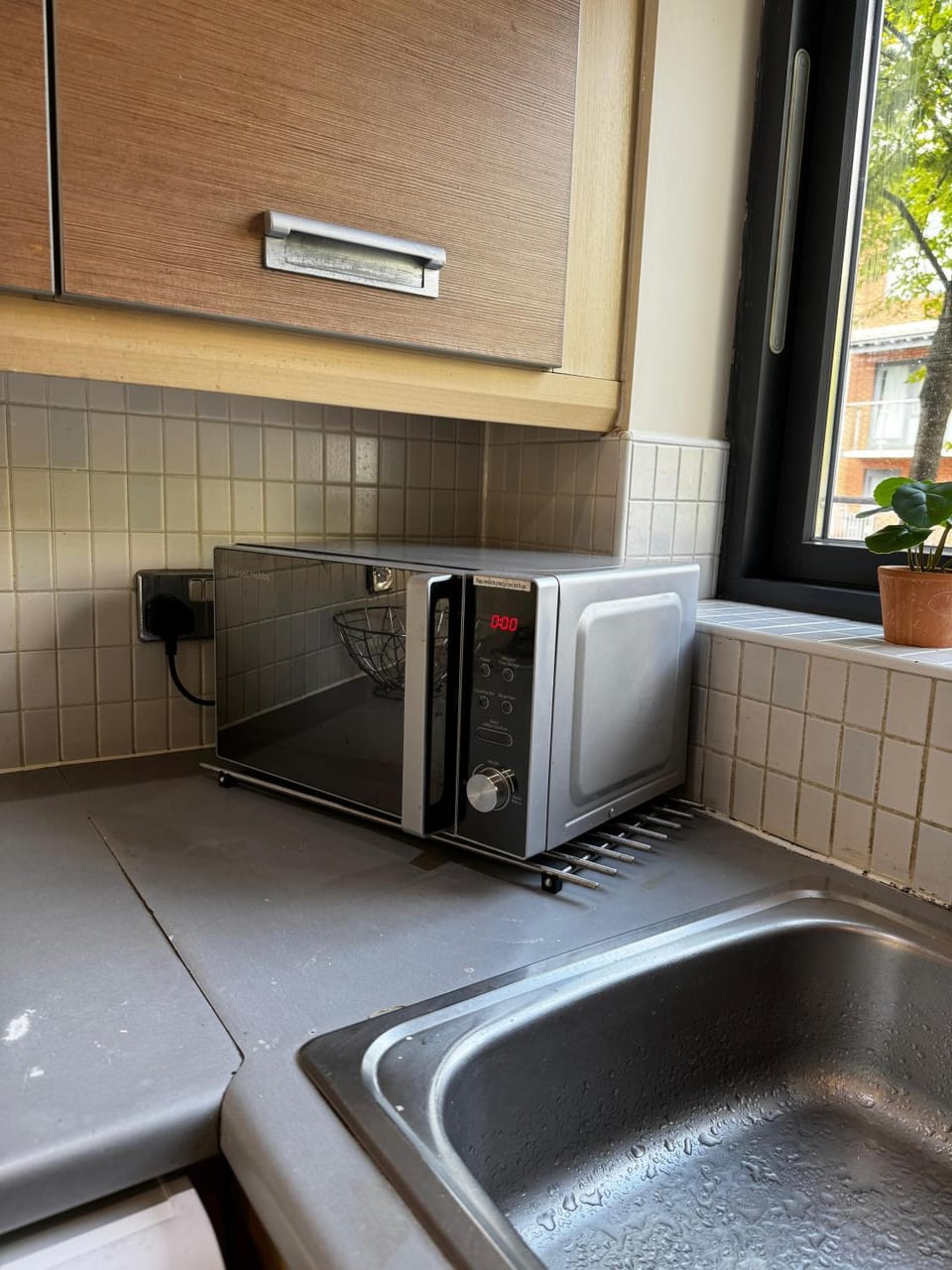 Modern 3-Bed Townhouse & Balcony Apartment in Birmingham