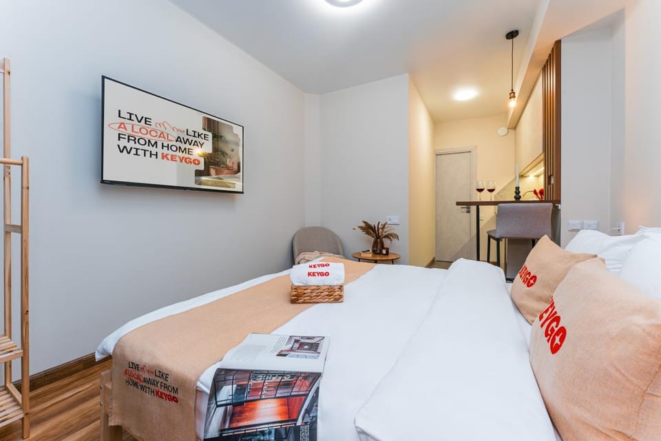 Seating area, Bedroom