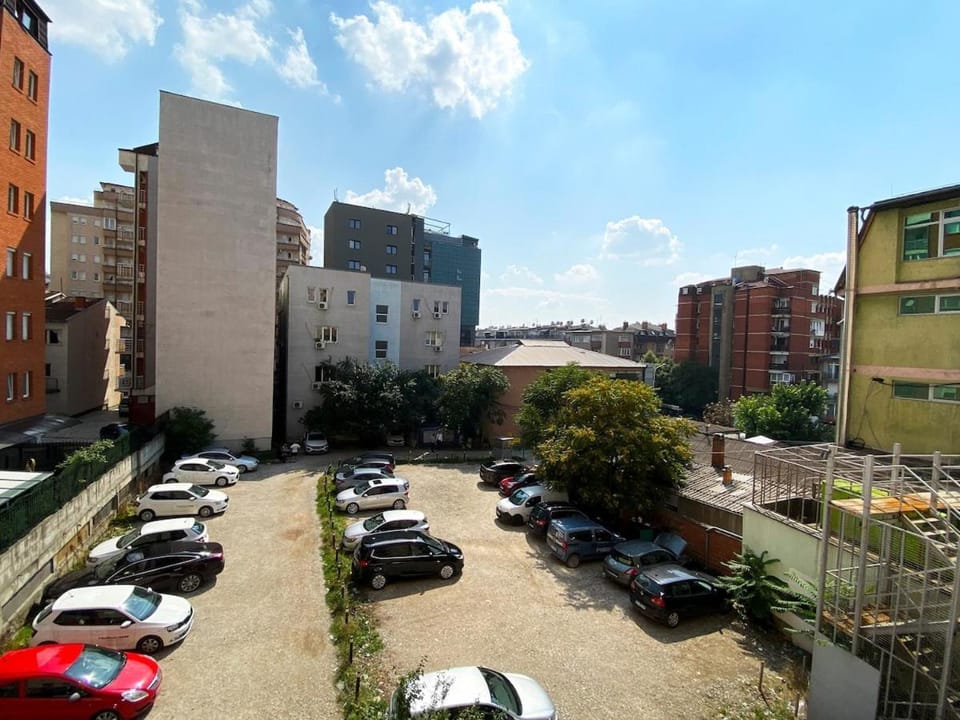 Day, Neighbourhood, City view, Street view, Location
