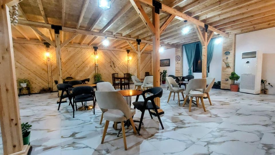 Restaurant/places to eat, Banquet/Function facilities, Dining area
