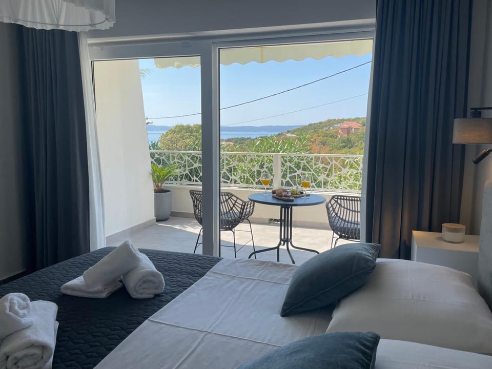 Bed, View (from property/room), Balcony/Terrace