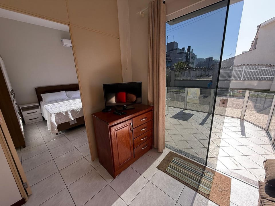 Cód 103 - Apto térreo a 50m do mar na Zona Sul Apartment in Florianopolis