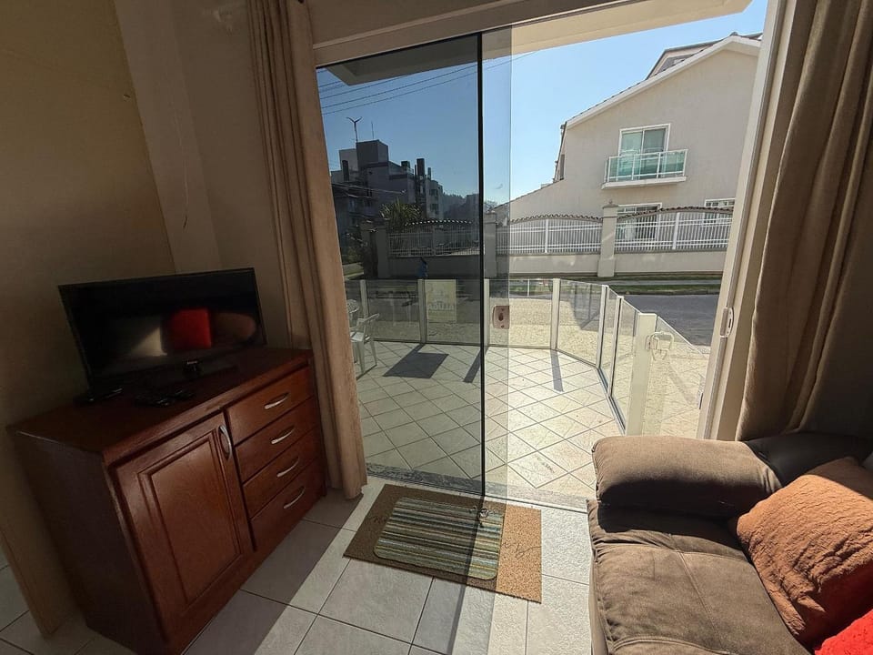 Cód 103 - Apto térreo a 50m do mar na Zona Sul Apartment in Florianopolis