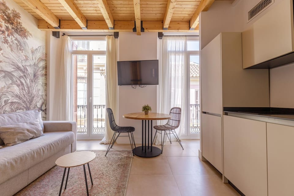 TV and multimedia, Kitchen or kitchenette, Living room, Dining area