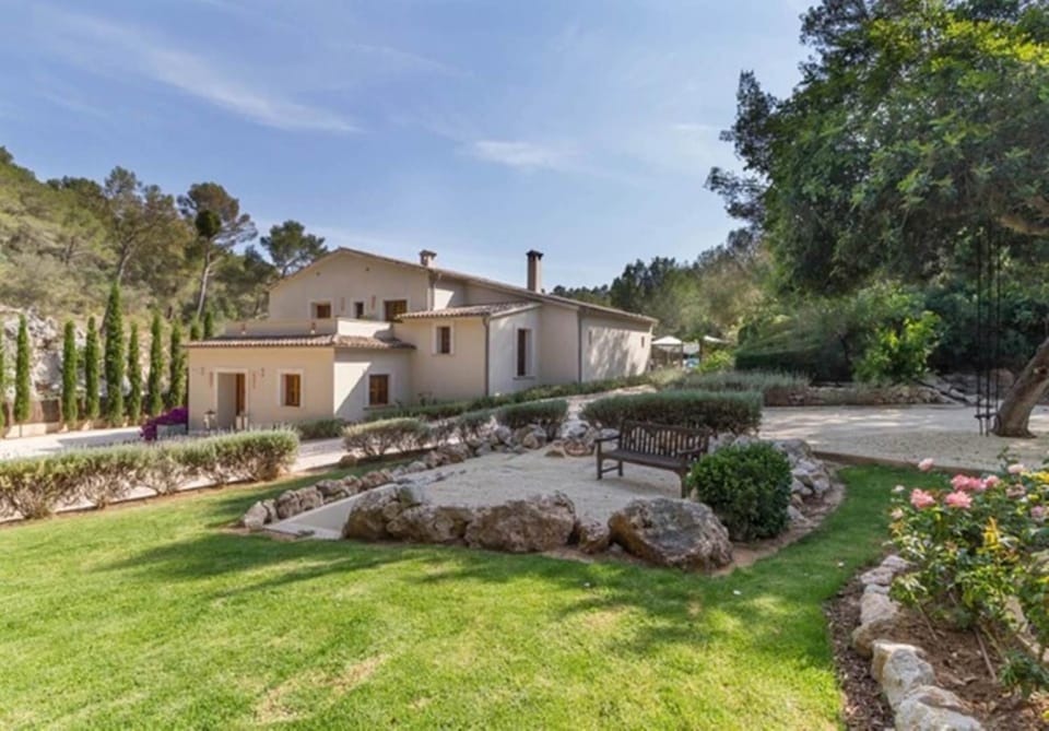 Exclusive Palma Villa with Modern Amenities, 1001 Villa in Serra de Tramuntana
