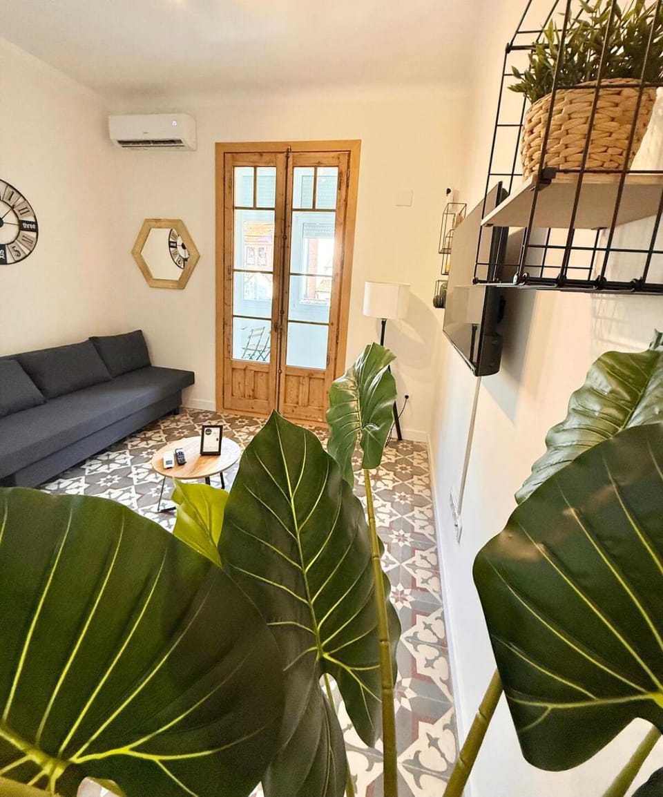 Living room, Seating area, air conditioner