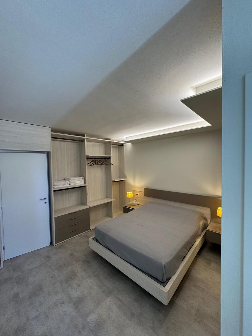 Bed, Photo of the whole room, Bedroom, wardrobe