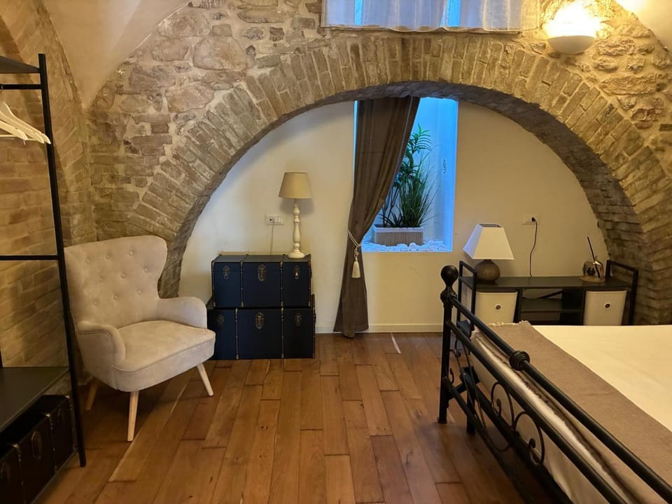 Photo of the whole room, Seating area, Bedroom