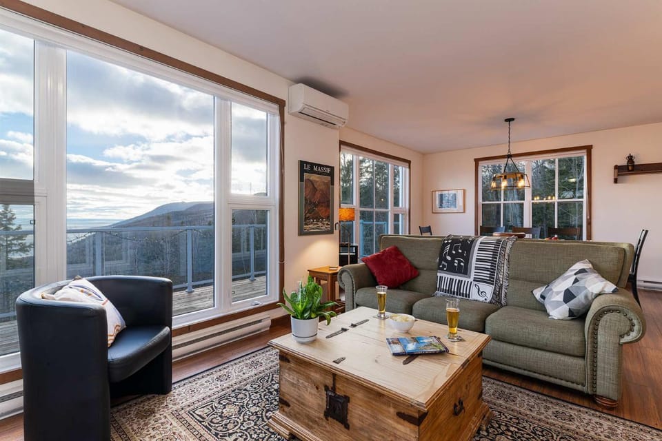14 guests with SPA - Chalet LaPaix-Ski Chalet in Baie-Saint-Paul