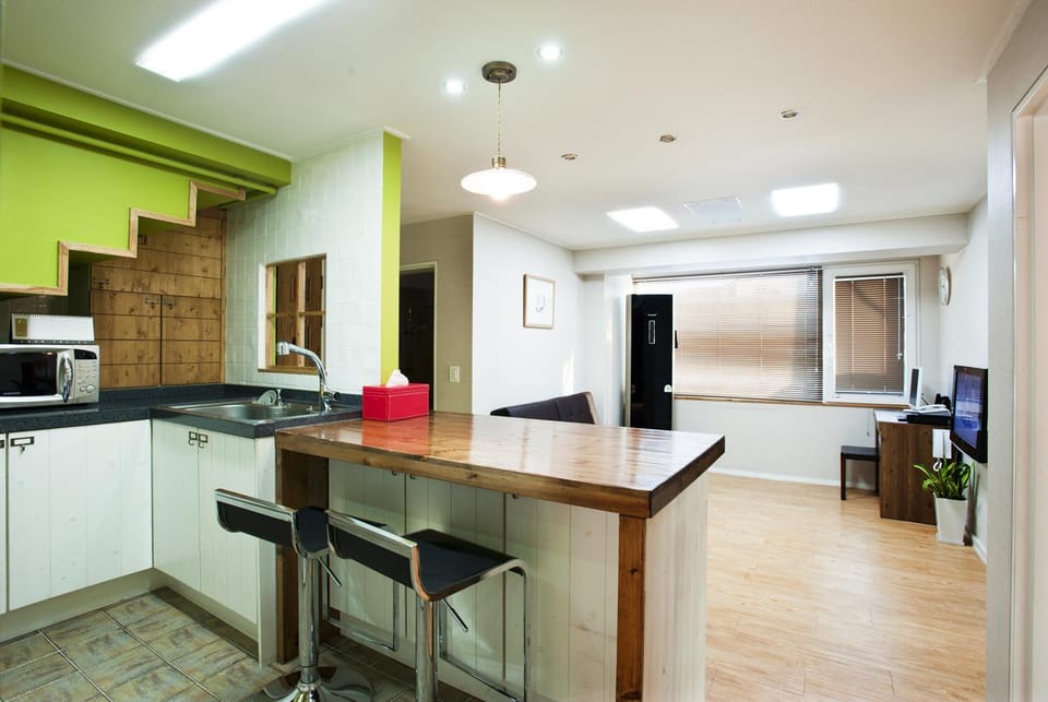 Kitchen or kitchenette