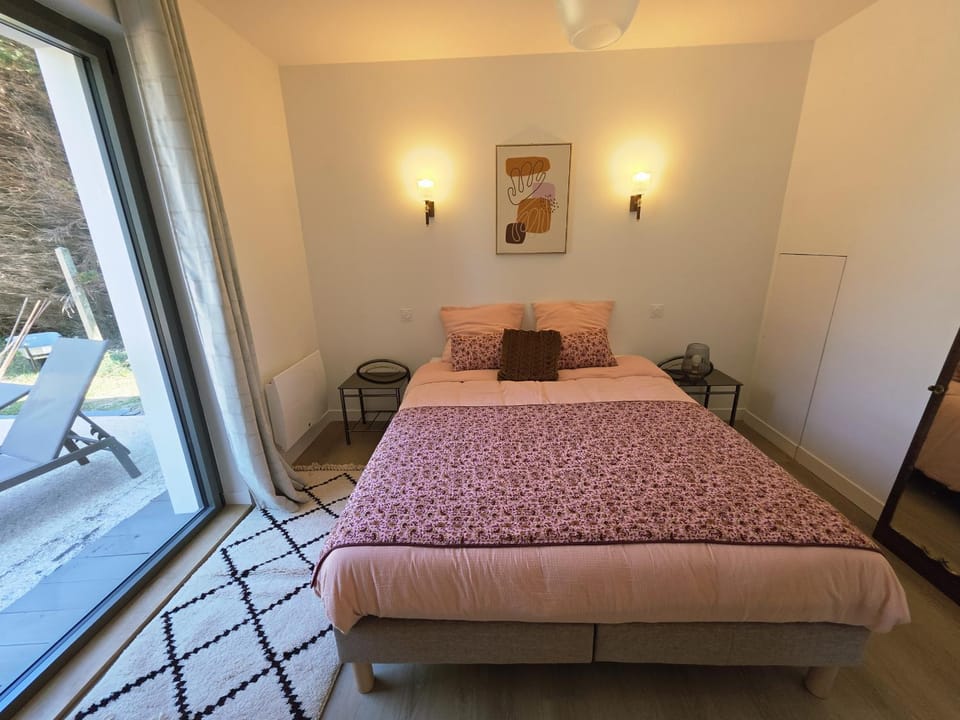 Bed, Bedroom