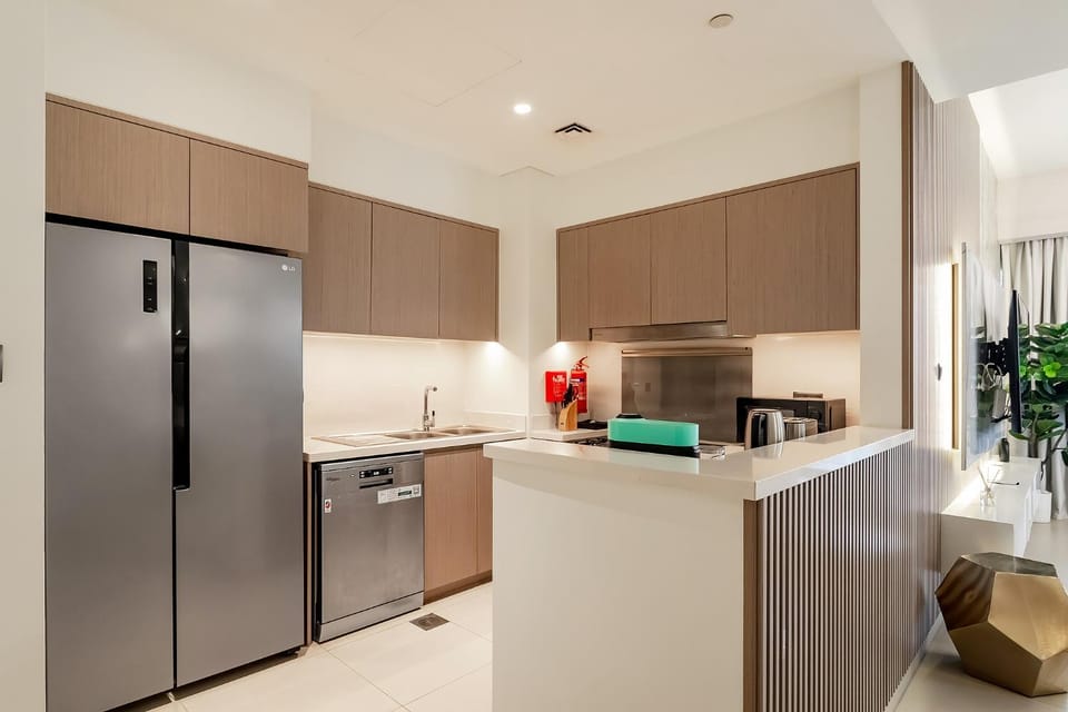 Burj View Stylish 3BR with Maids Room in Act One Tower Downtown Apartment in Dubai