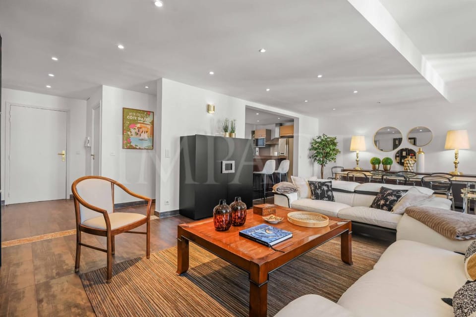 REF 1994 - Cannes Croisette - 5 mins to the Palais Apartment in Cannes