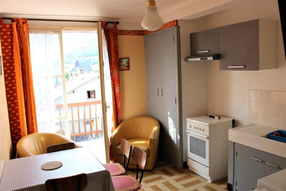 Appartement 2 chambres avec balcon et vue sur montagnes Apartment in Barcelonnette