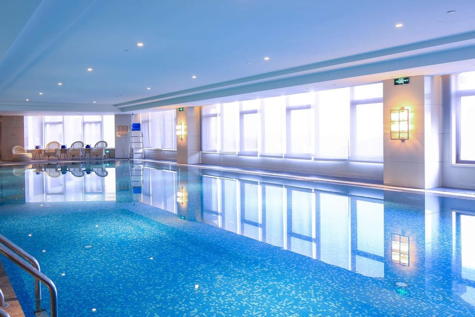 Fitness centre/facilities, Pool view, Swimming pool