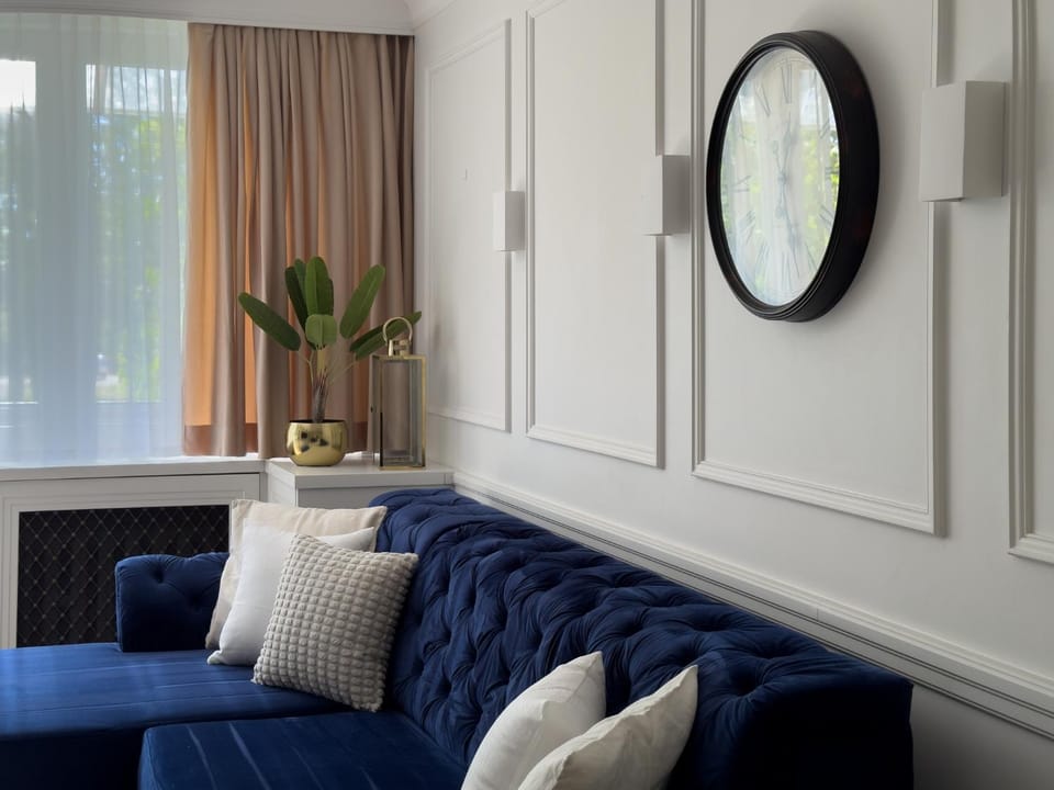 Balcony/Terrace, Living room, Seating area, air conditioner