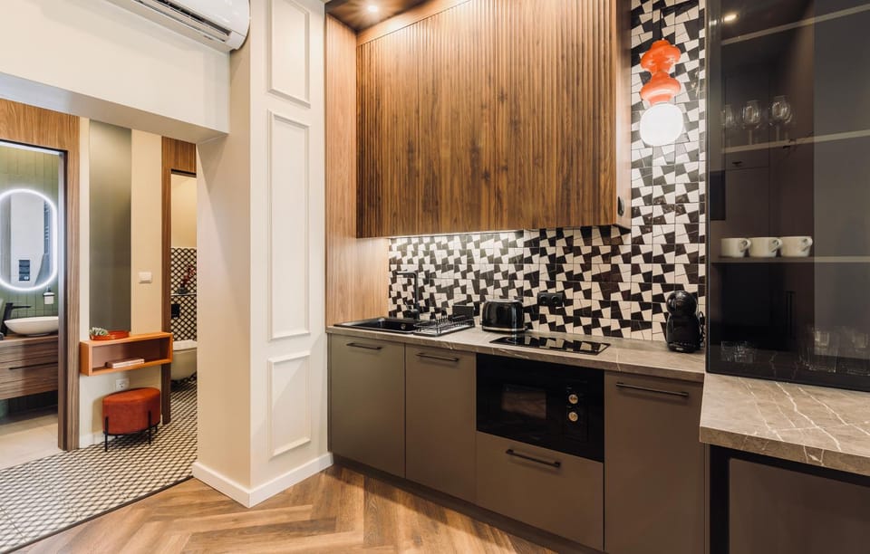Kitchen or kitchenette