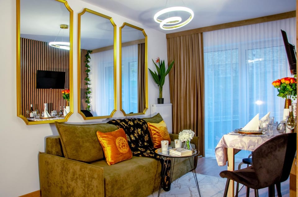 Cicha 12 12a2 Apartament The Royal Suite Górski z garażem podziemnym Apartment in Lesser Poland Voivodeship